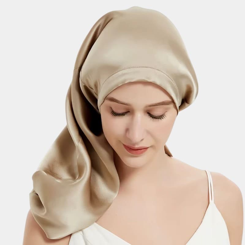 Bonnet de nuit en soie long beige doré