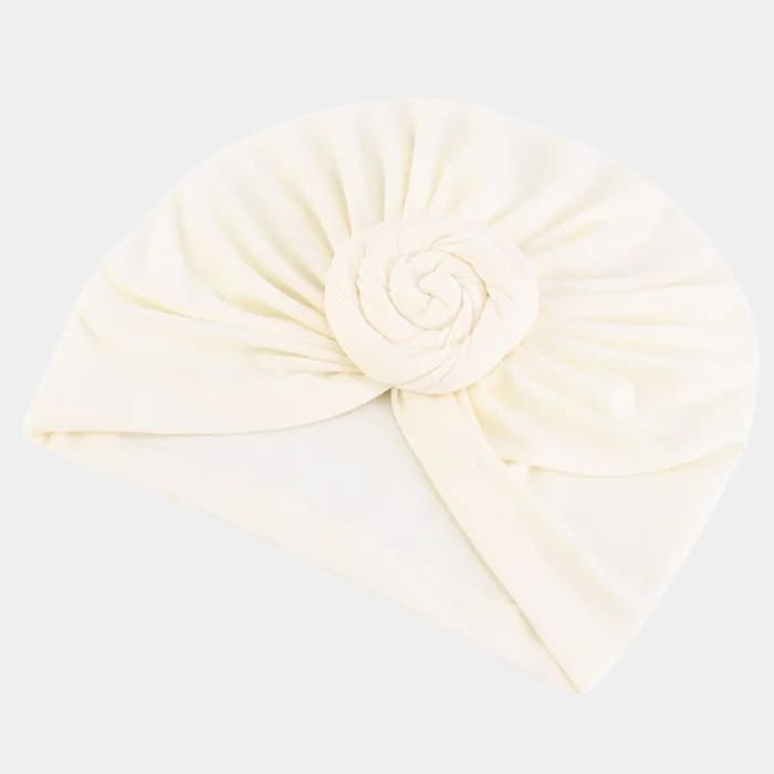 Turban blanc cassé avec gros nœud